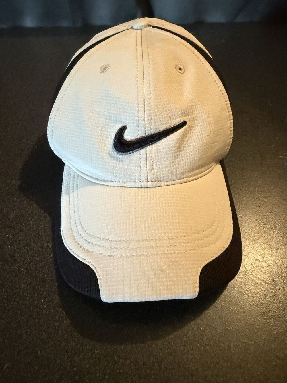 NIKE GOLF BASEBALL STYLE HAT ADJUSTABLE Strap One Size Tan And Black Athleisure